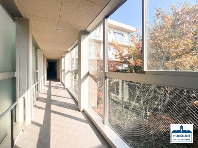 南向き角住居！LDK約20帖！ D'グランセ東山元町のその他共用部分