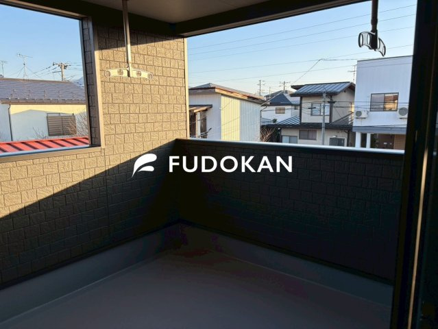 山形市江南第24【新築建売住宅】2号棟のバルコニー|洗濯は外干ししたいけど、外の目やお天気が気になる方注目です。