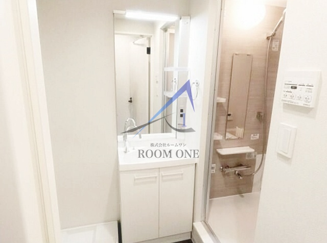 ＡＶＥＮＩＲ池上（ＢＥＬＳ認証物件）の洗面所|独立洗面台です。