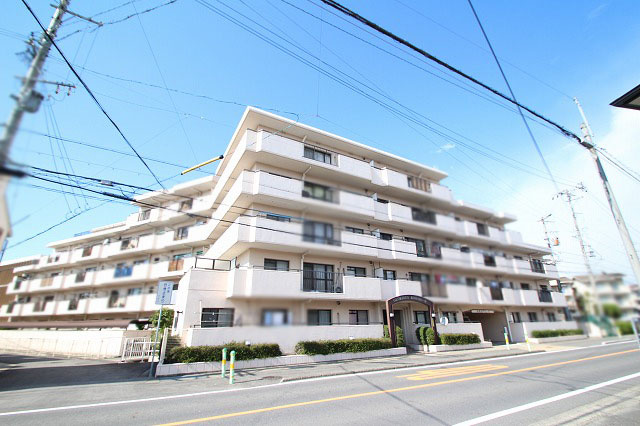 グローリアス小牧第３の外観|味岡小・中近く