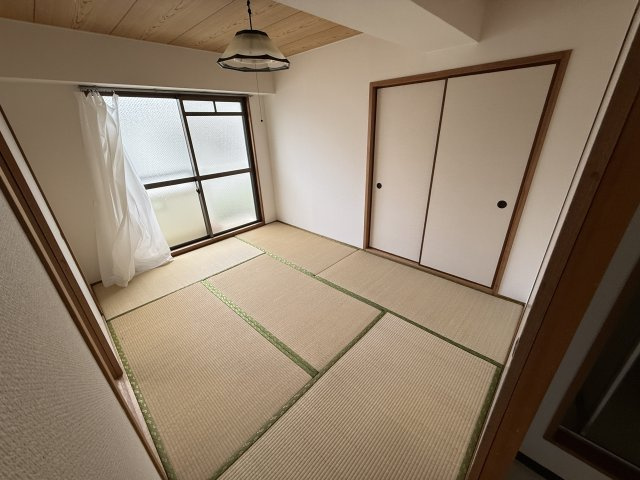 サンハイツ中桜塚の和室