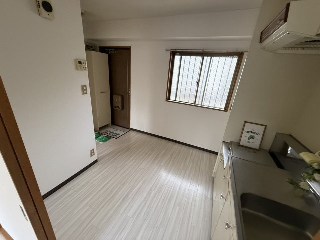 サンハイツ中桜塚の居間・リビング