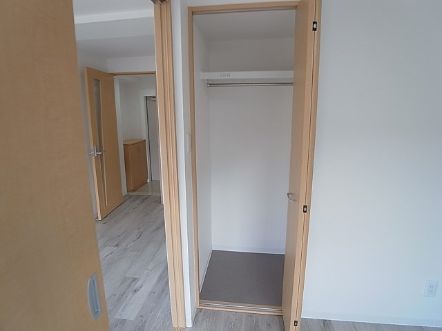 ラムール長田の収納|各部屋にクローゼット収納を完備