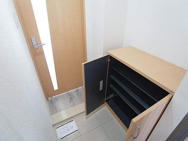 ラムール長田の玄関|玄関にはシューズＢＯＸ