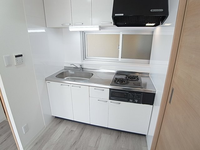 ラムール長田のキッチン|システム２口ガスキッチン導入