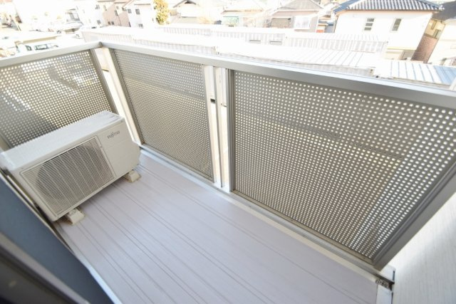 パールウイングⅢのバルコニー|明るいベランダ