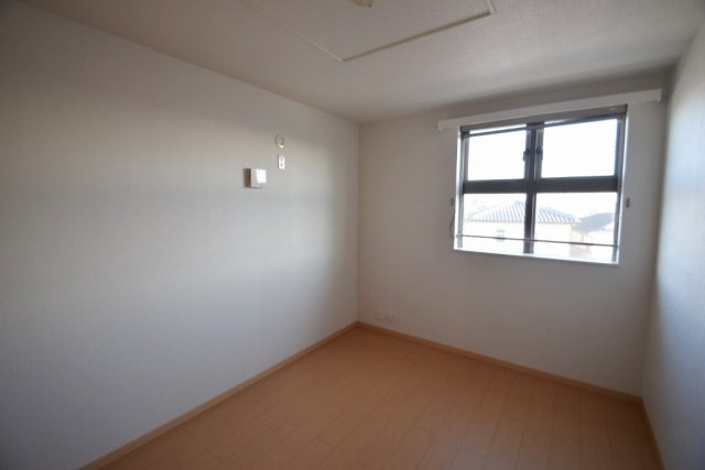 パールウイングⅢの内装|洋室6.4帖