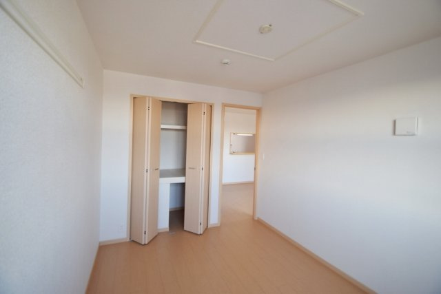 パールウイングⅢの居間・リビング|洋室6帖