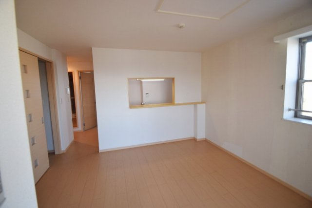 パールウイングⅢの居間・リビング|リビング12.1帖