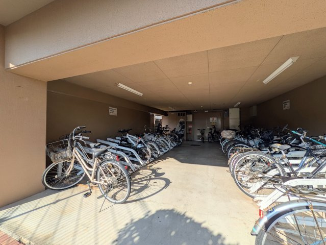 リベール西明石参番館の駐輪場