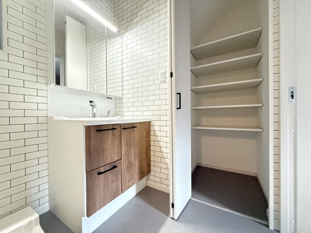 垂水区山手8丁目新築戸建の玄関