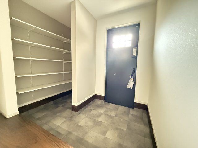 垂水区山手8丁目新築戸建の玄関