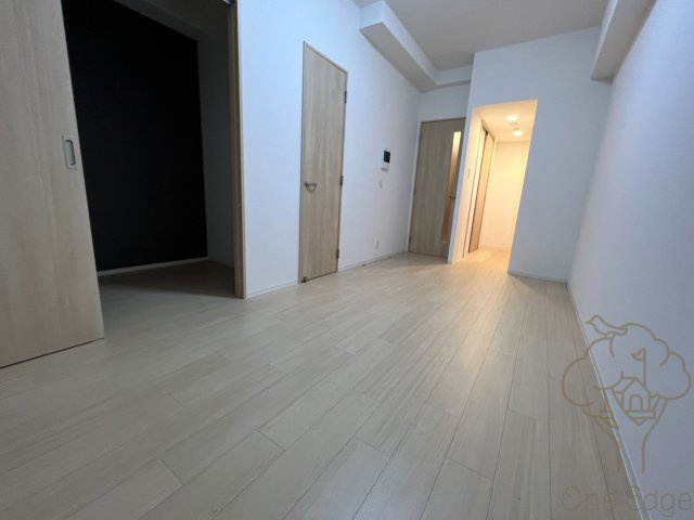セレーノ南森町の居間・リビング