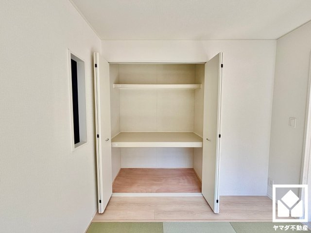 八幡市橋本尻江　第1　5号棟の収納