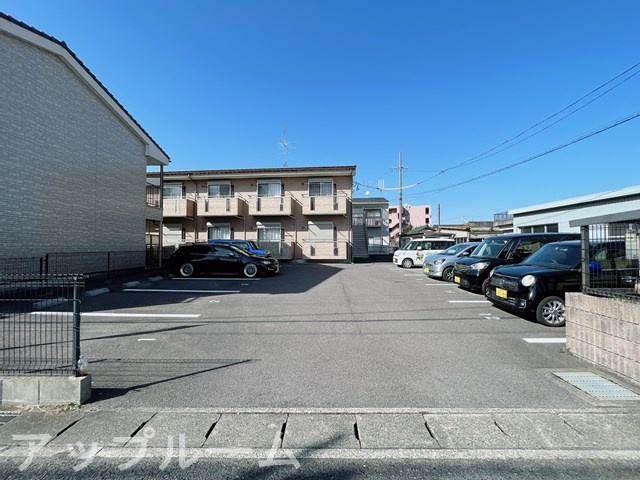 ハイツひまわりの駐車場