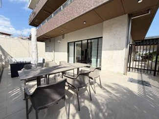 【その他共用部分】 | モンドミオ沖縄リゾートライカムヒルズ | BBQテラス、ゴルフラウンジ、マスターラウンジ、プレイラウンジ、オーナーズラウンジ＆ゲストラウンジなど多彩な共用施設がございます♪