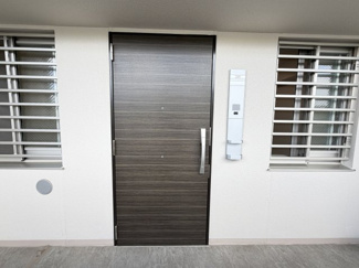 【玄関】 | モンドミオ沖縄リゾートライカムヒルズ | スマートキー付き♪