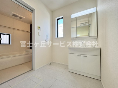 【脱衣所】 | 焼津市塩津 3期 新築一戸建て B号棟 | 脱衣場です