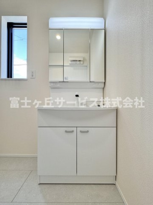 【独立洗面台】 | 焼津市塩津 3期 新築一戸建て B号棟 | 朝の身支度に便利な独立洗面台です