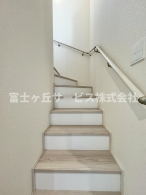 【その他】 | 焼津市塩津 3期 新築一戸建て B号棟 | 階段です