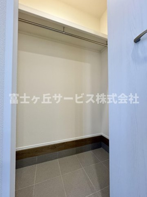 【収納】 | 焼津市塩津 3期 新築一戸建て B号棟 | 玄関にあるシューズクロークです