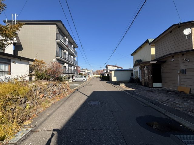 【前面道路含む現地写真】の画像