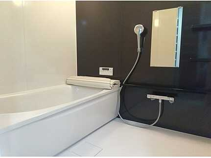 ローレルコート楽々園の洋室