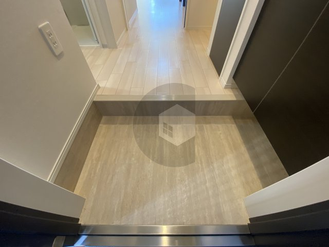 Avvenire深江橋の玄関