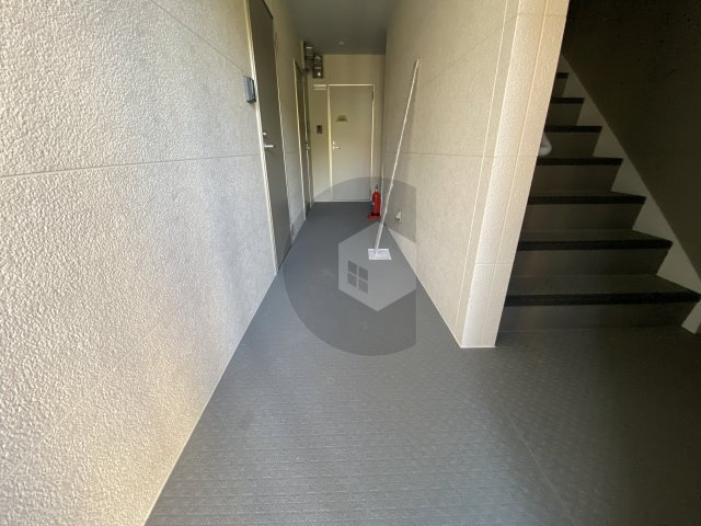 東大阪市岸田堂南町のアパートのロビー