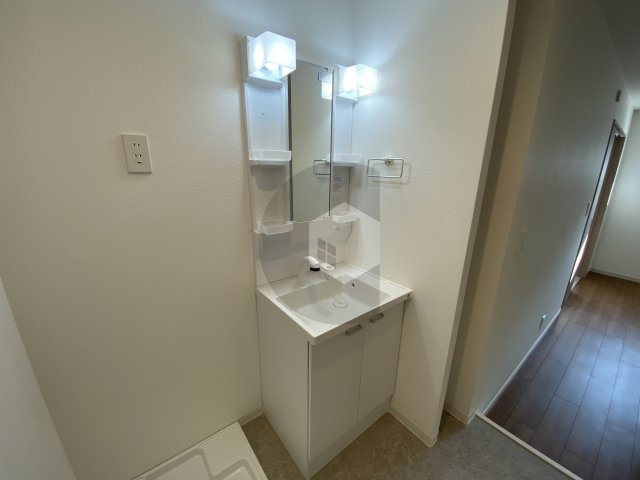 東大阪市岸田堂南町のアパートの独立洗面台