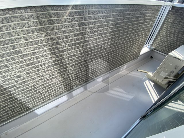 東大阪市岸田堂南町のアパートのバルコニー