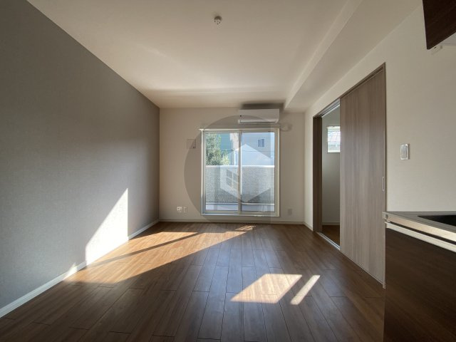 東大阪市岸田堂南町のアパートの居間・リビング