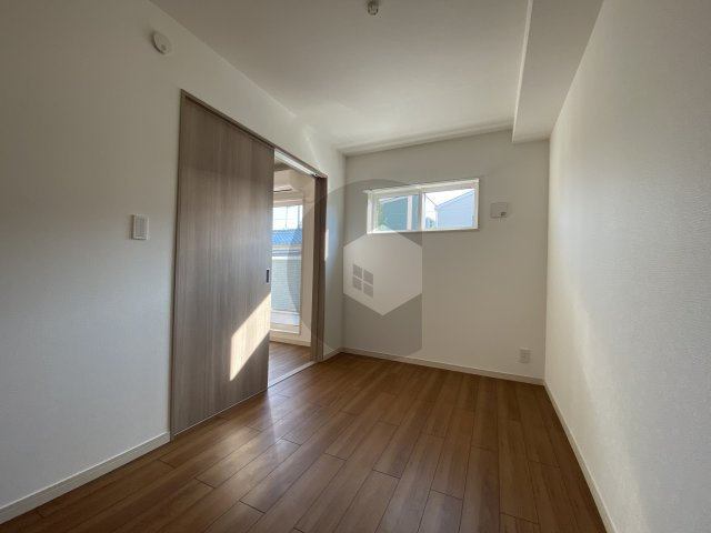 東大阪市岸田堂南町のアパートの洋室