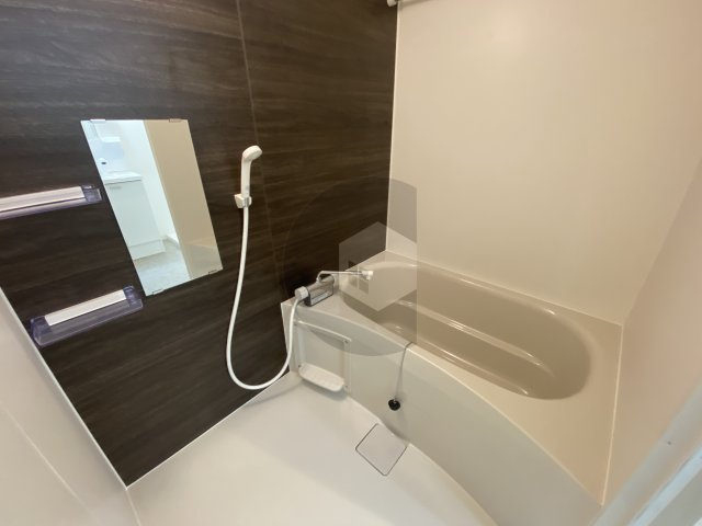 東大阪市岸田堂南町のアパートの浴室