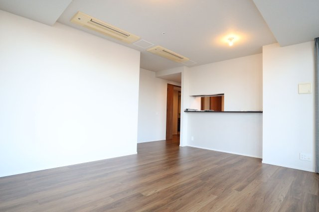 ザ・パークハウス中之島タワーの居間・リビング