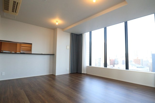 ザ・パークハウス中之島タワーの居間・リビング