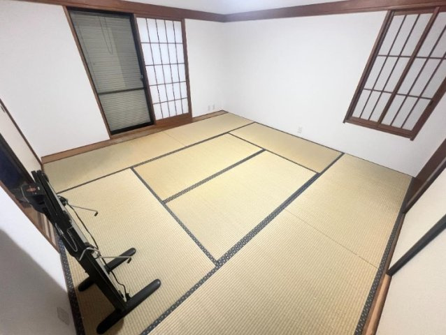 大網白里市南横川　中古戸建の和室|内装リフォーム済み令和5年10月リビング約20帖 軽量鉄骨造４LDK 上下水 システムキッチン