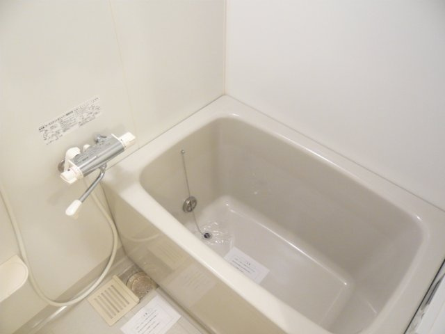 チェリッシュハイムの浴室|別号室参考写真です。