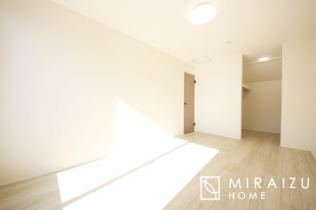 【周辺】 | プライバシー性と開放感を高める住環境。陽当たりの良い開かれたロケーションを活かし、心地よい暮らしをプランニング