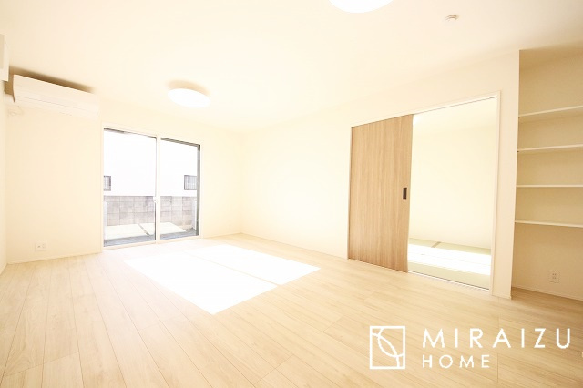 【外観】 | 居心地の良さそうなリラックスできる空間。独立性のある建物ですので、ご自分の時間を大切にしたご家族様にぴったりです！