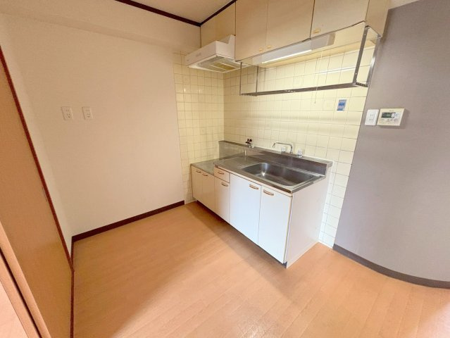 フローライト豊里1の居間・リビング