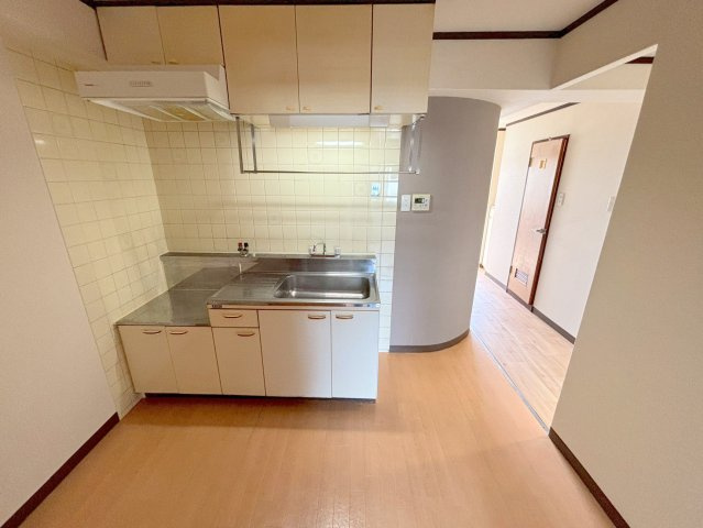 フローライト豊里1の内装