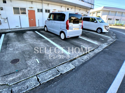 【駐車場】 | 新わかば苑 | 駐車場があるので、車を買う予定の方も安心です