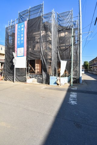 富士見市東みずほ台３丁目の新築一戸建の外観|(3号棟)　
3LDK＋ガレージ。
浴室暖房乾燥機やシャワートイレ、シャンプードレッサーなど設備が充実しています。また、玄関の人感センサー灯や防犯カメラなど安心して暮らせる防犯設備が完備されています。