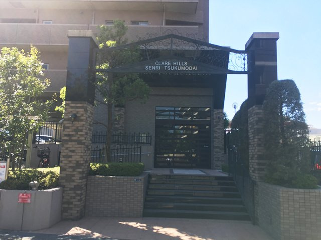 クレアヒルズ千里津雲台の玄関|落ち着いた玄関です