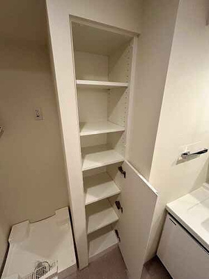 【収納】 | クレアホームズフラン東京三ノ輪２ | 室内洗濯機置場側リネン