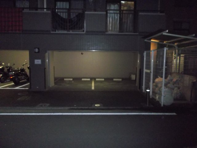 横浜市南区日枝町３丁目の駐車場の駐車場