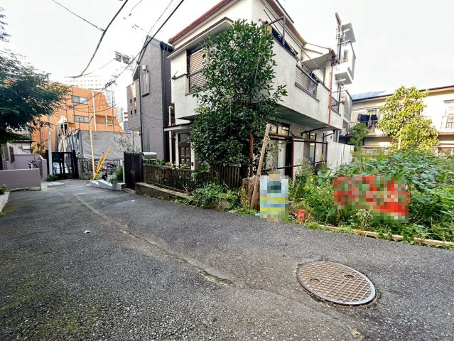 渋谷区恵比寿2丁目　建築条件無し売地の前面道路含む現地写真|2025.11.07撮影

現地ご見学希望・資料請求などお気軽にお問い合わせ下さい！
03-5990-5201