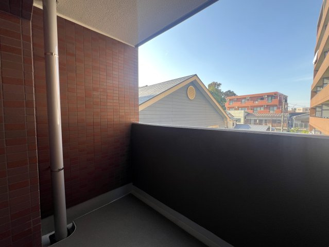 横浜駅までドアtoドア１０分！コスモ星川パークステージのバルコニー|お洗濯にも便利なバルコニー付き