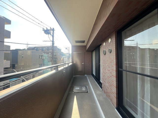 横浜駅までドアtoドア１０分！コスモ星川パークステージのバルコニー|暖かな日差しのふりそそぐバルコニー